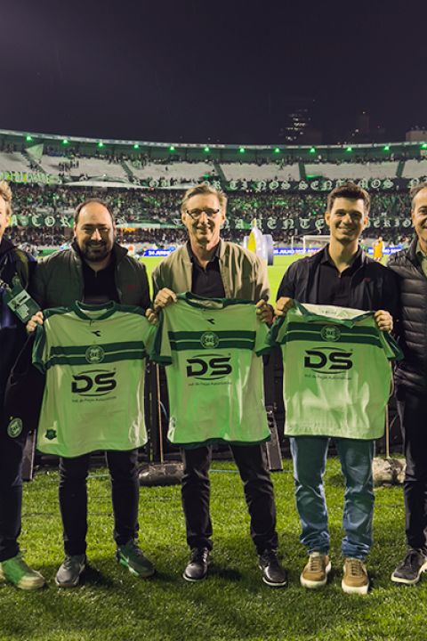 Acelerando forte! DS é a nova patrocinadora oficial do Coritiba. 